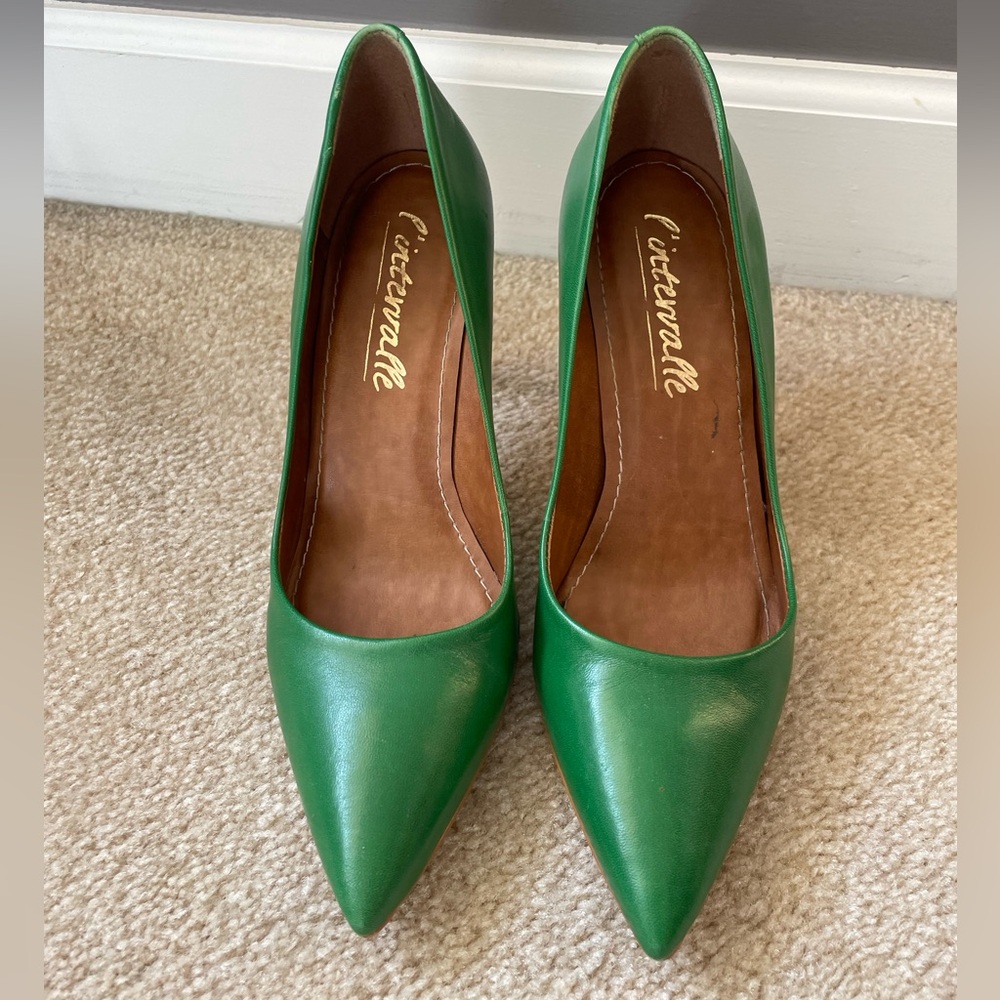 L'Intervalle green leather heels. 
 Women's Pumps